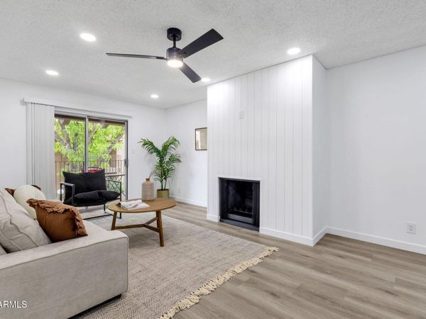 5525 E THOMAS Road, Unit M9, Phoenix, AZ 85018