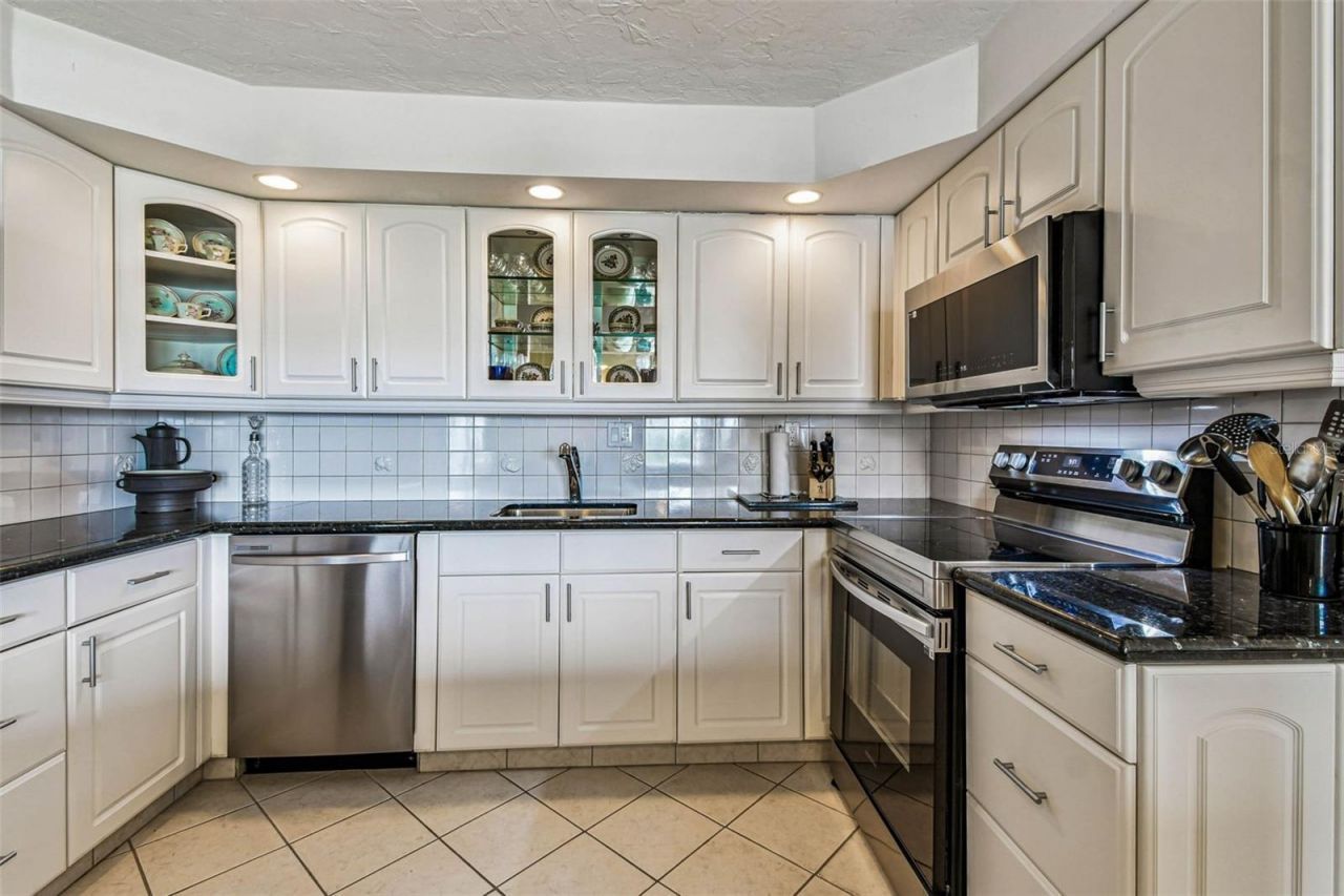 101 Benjamin Franklin Drive, Unit 61, Sarasota, FL 34236 Photo