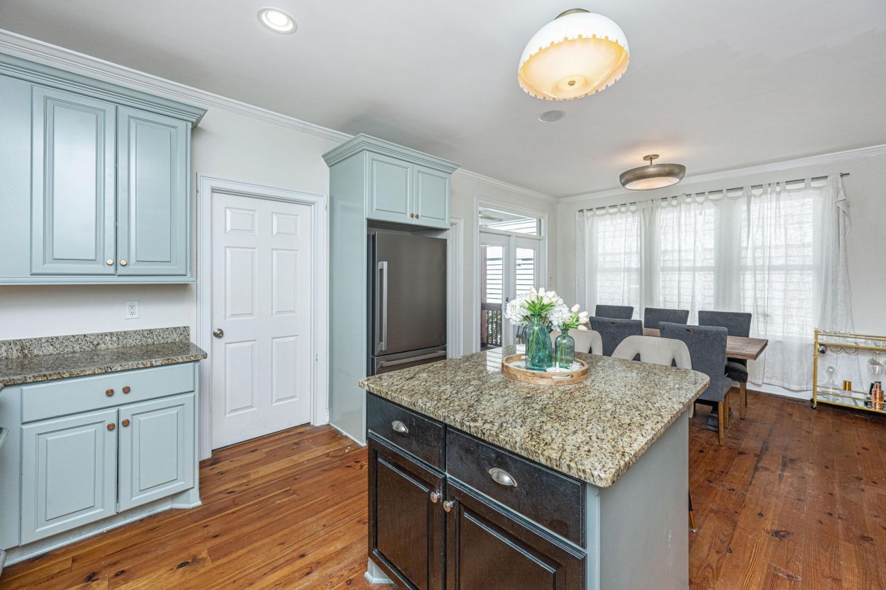 3006 S Shore Drive Photo 16