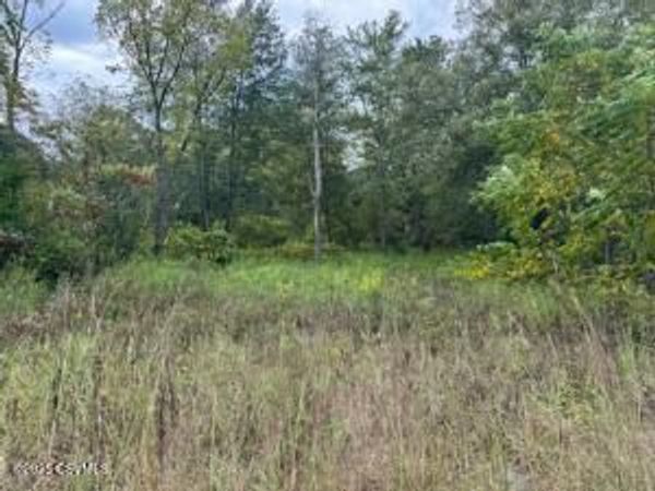 WEISHAMPLE Road, Hegins, PA 17938