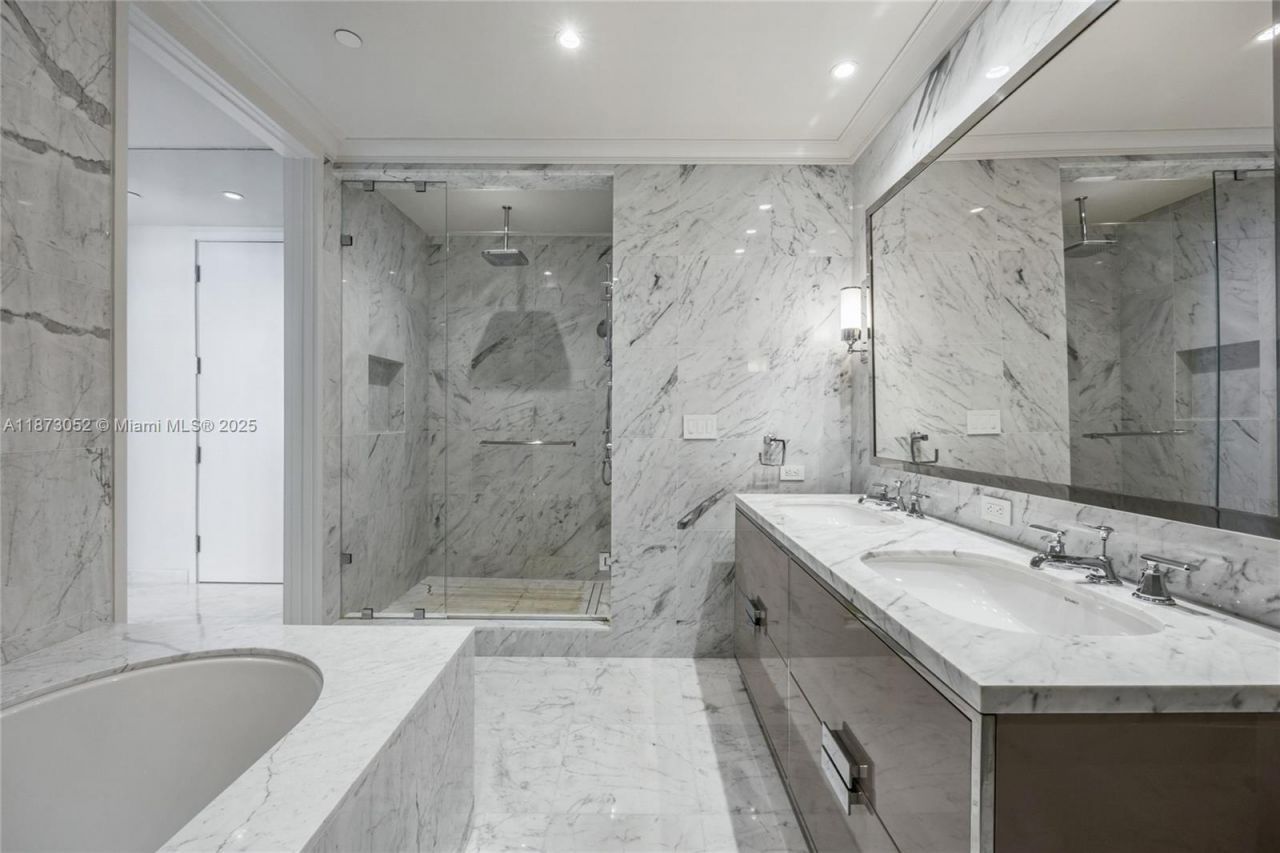 15701 Collins Ave, Unit 902, Sunny Isles Beach, FL 33160 Photo