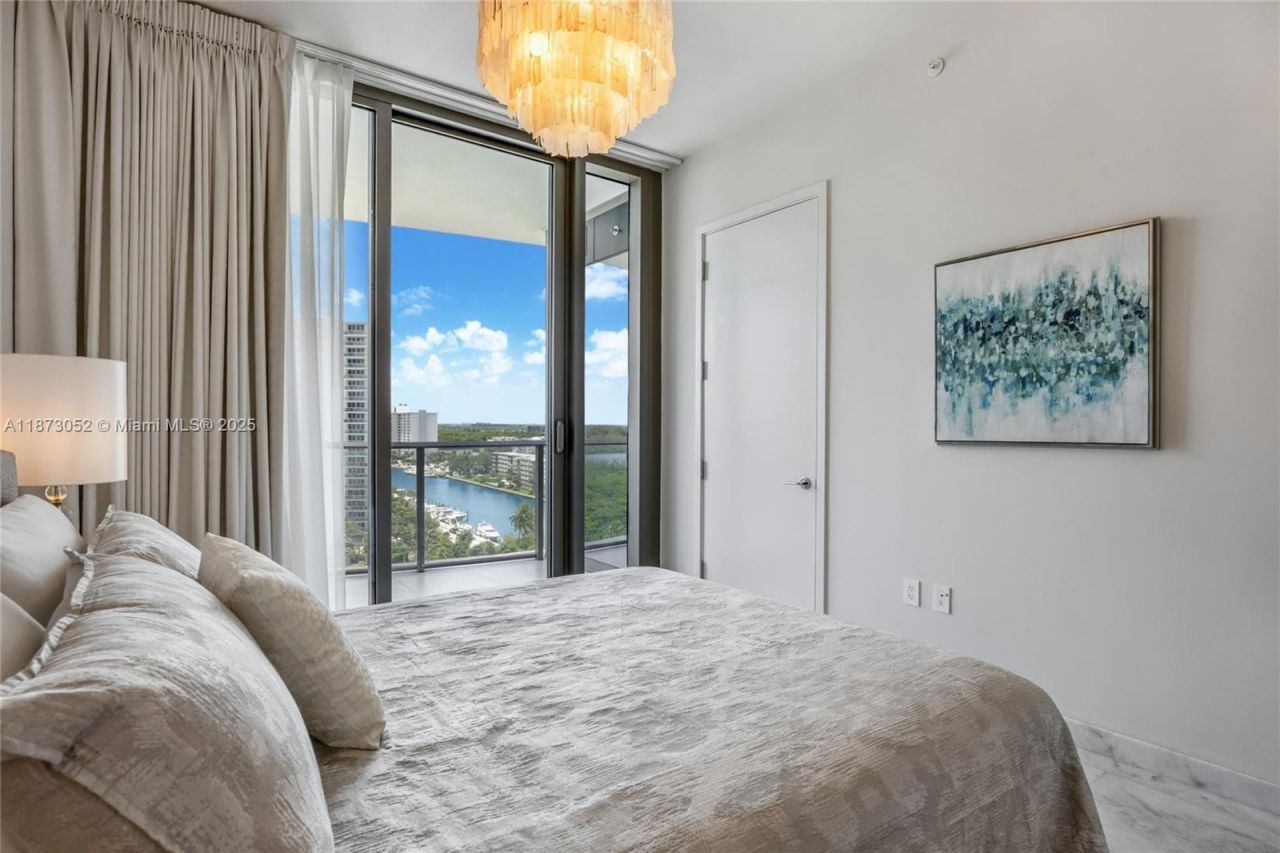 15701 Collins Ave, Unit 902, Sunny Isles Beach, FL 33160 Photo