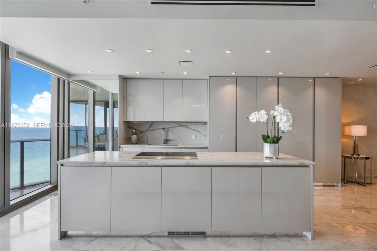 15701 Collins Ave, Unit 902, Sunny Isles Beach, FL 33160 Photo