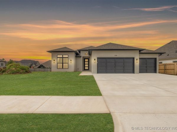 2126 E 138th Street S, Bixby, OK 74008