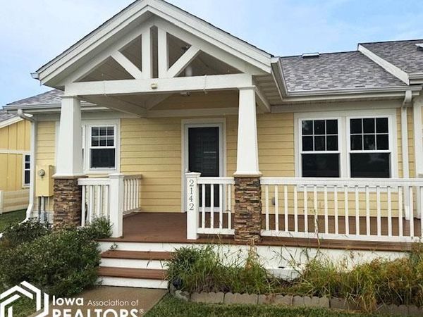 2142 Garnet Lane, Fairfield, IA 52556