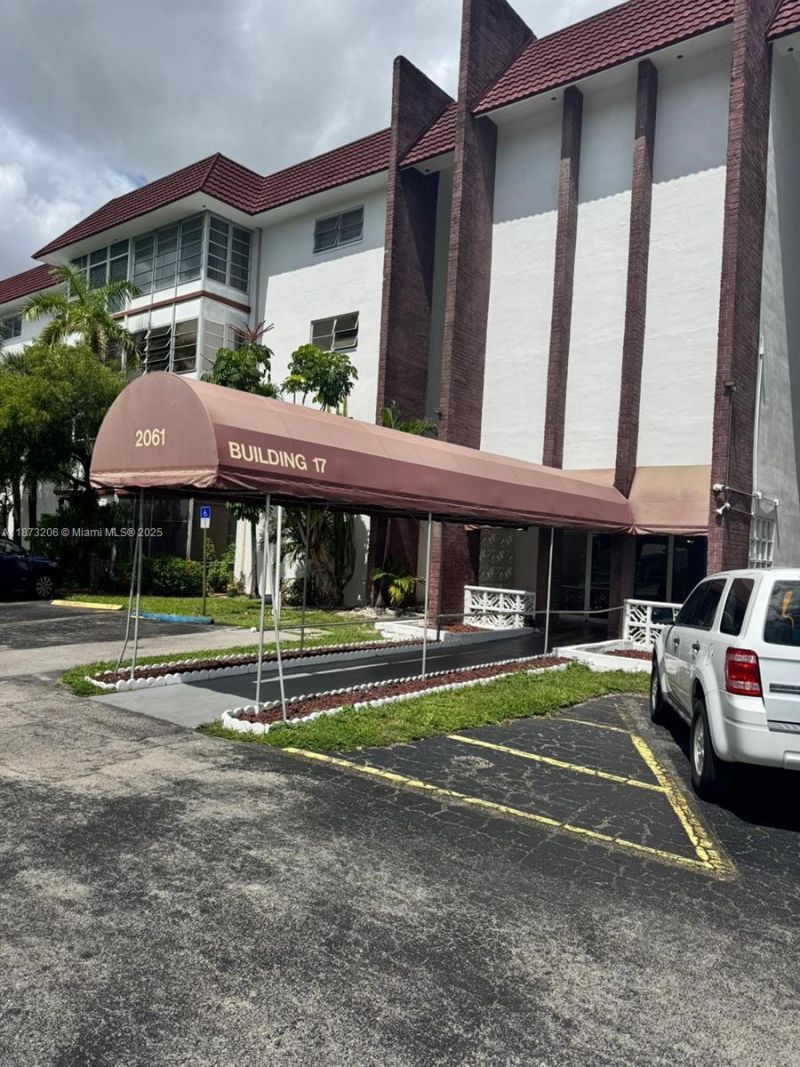 2061 NW 47th Ter, Unit 407, Lauderhill, FL 33313 Photo