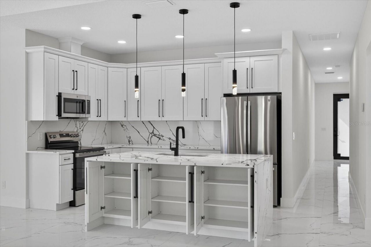 2719 W Saint John Street, Tampa, FL 33607 Photo