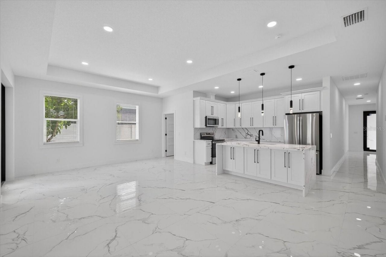 2719 W Saint John Street, Tampa, FL 33607 Photo