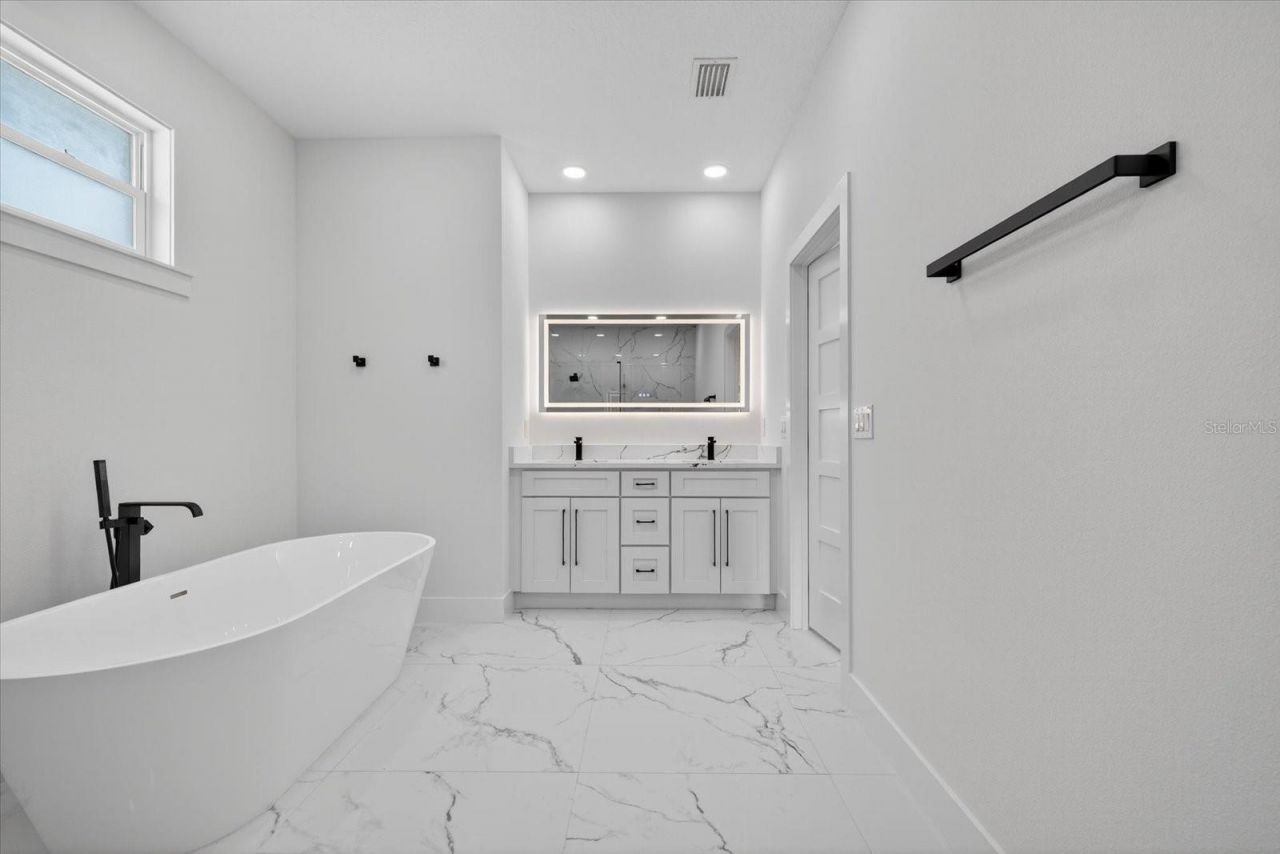 2719 W Saint John Street, Tampa, FL 33607 Photo