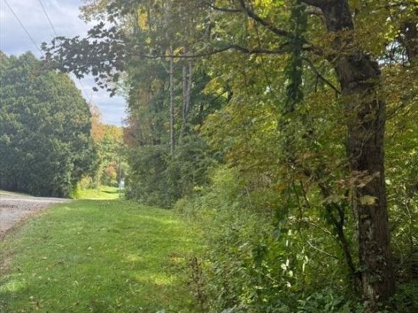 2 Spring St, Hardwick, MA 01037