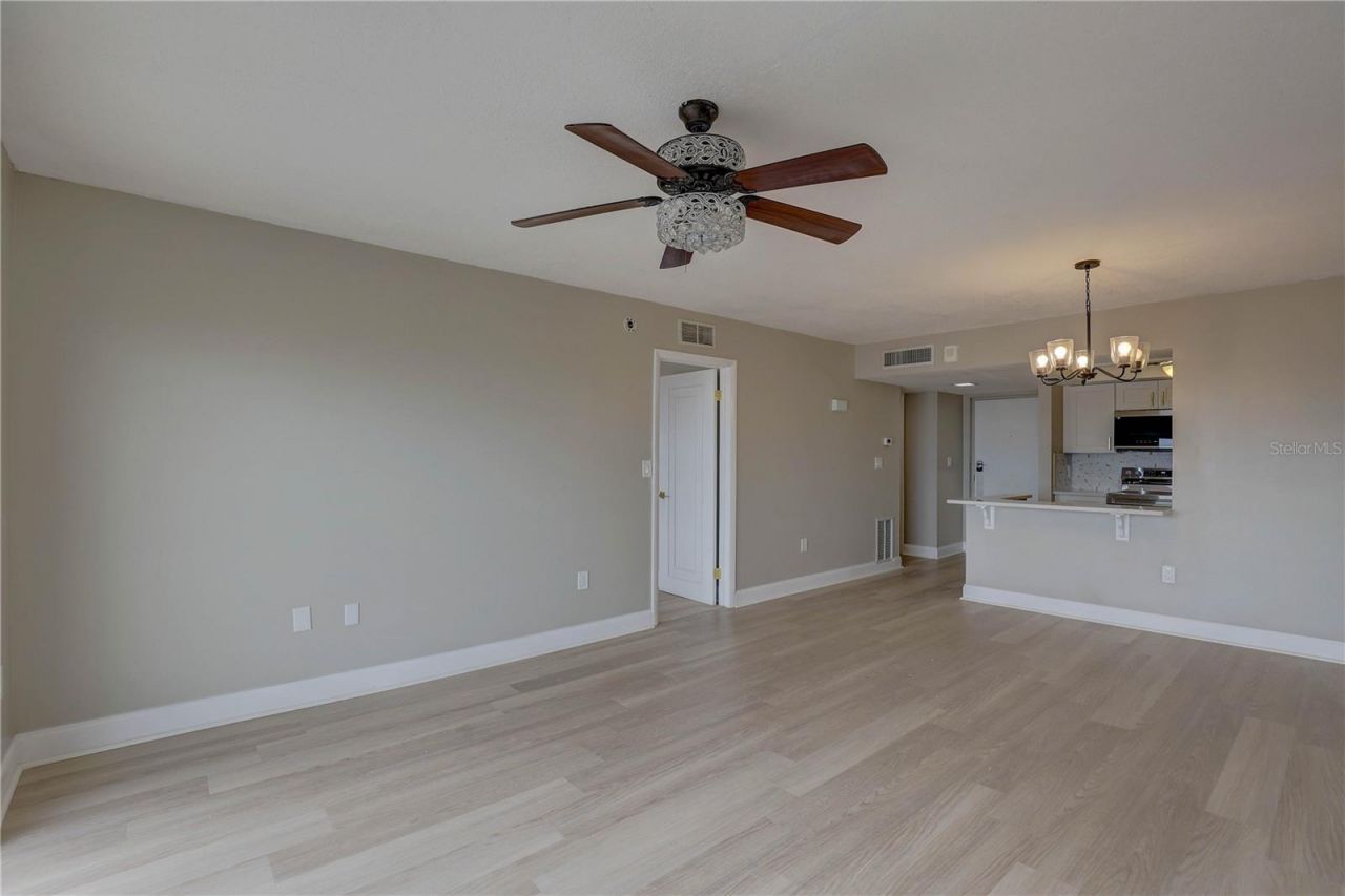 4900 Brittany Drive S, Unit 1409, Saint Petersburg, FL 33715 Photo