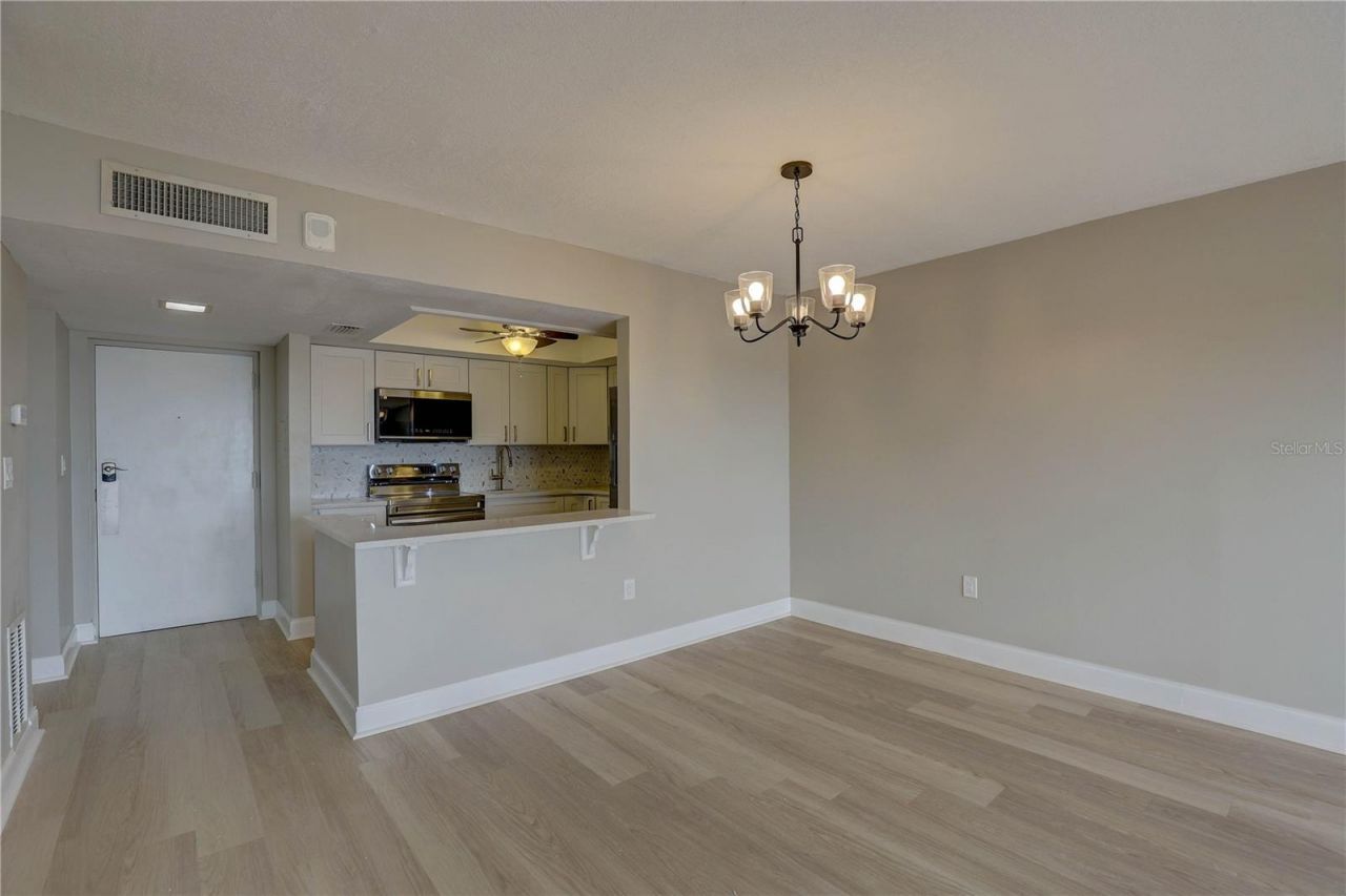 4900 Brittany Drive S, Unit 1409, Saint Petersburg, FL 33715 Photo