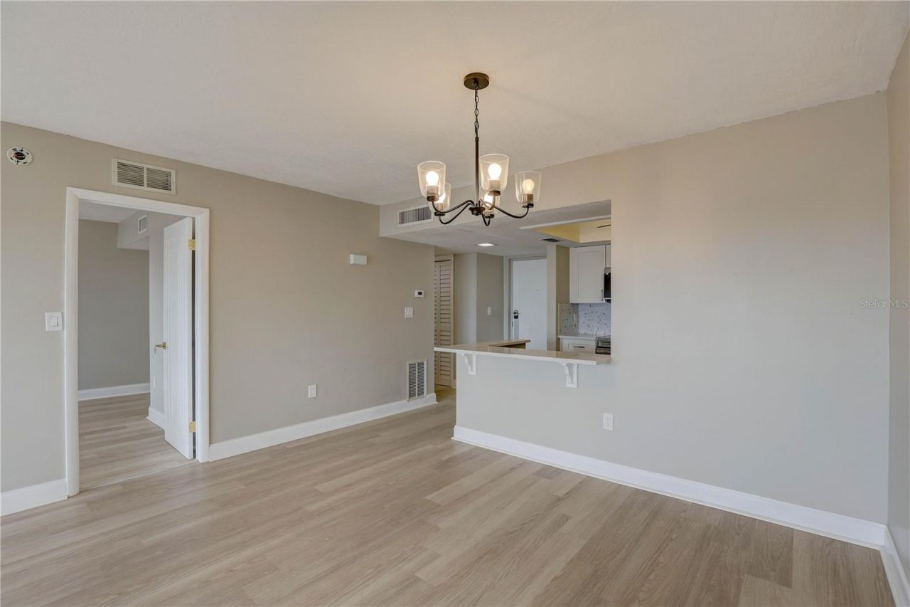 4900 Brittany Drive S, Unit 1409, Saint Petersburg, FL 33715 Photo