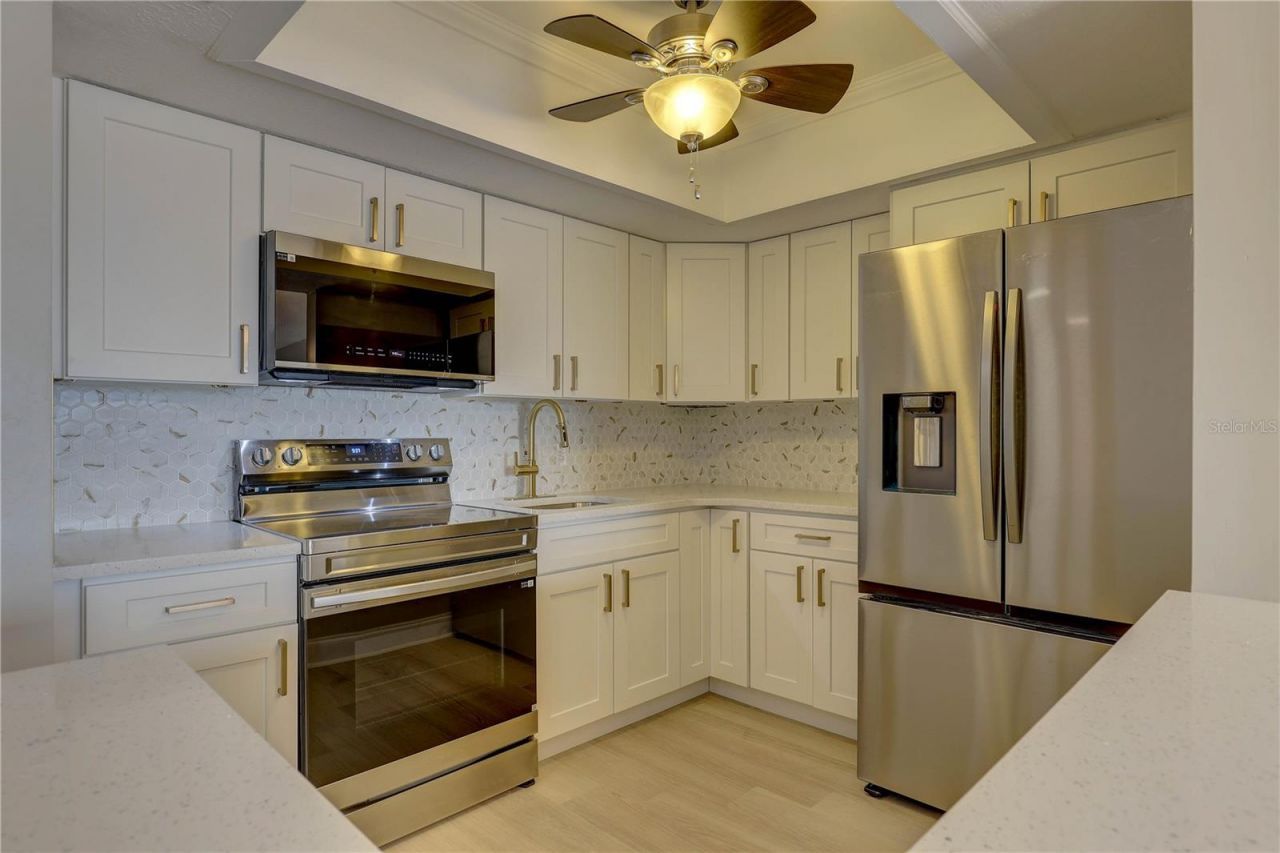 4900 Brittany Drive S, Unit 1409, Saint Petersburg, FL 33715 Photo