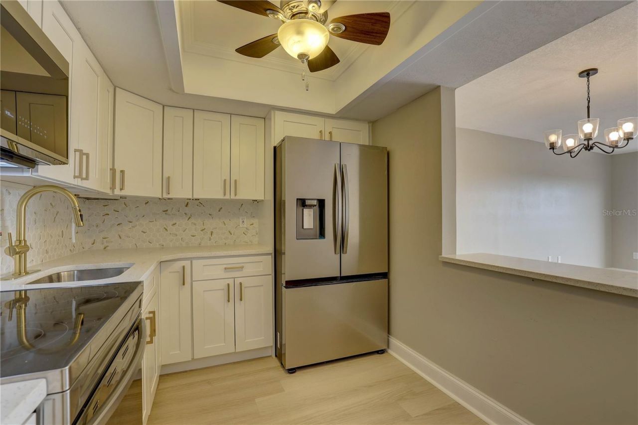 4900 Brittany Drive S, Unit 1409, Saint Petersburg, FL 33715 Photo