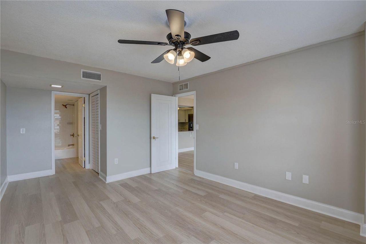 4900 Brittany Drive S, Unit 1409, Saint Petersburg, FL 33715 Photo