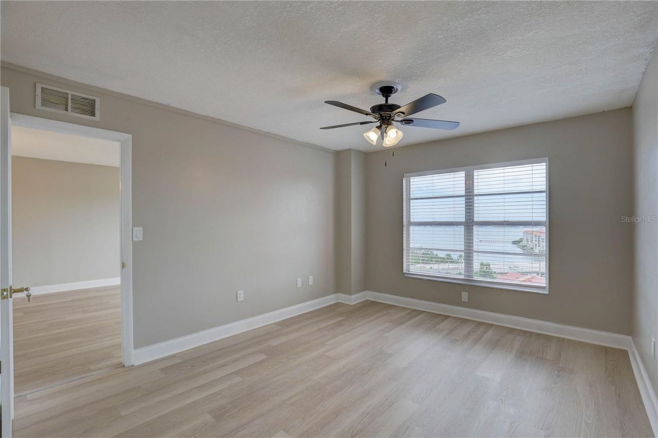 4900 Brittany Drive S, Unit 1409, Saint Petersburg, FL 33715 Photo