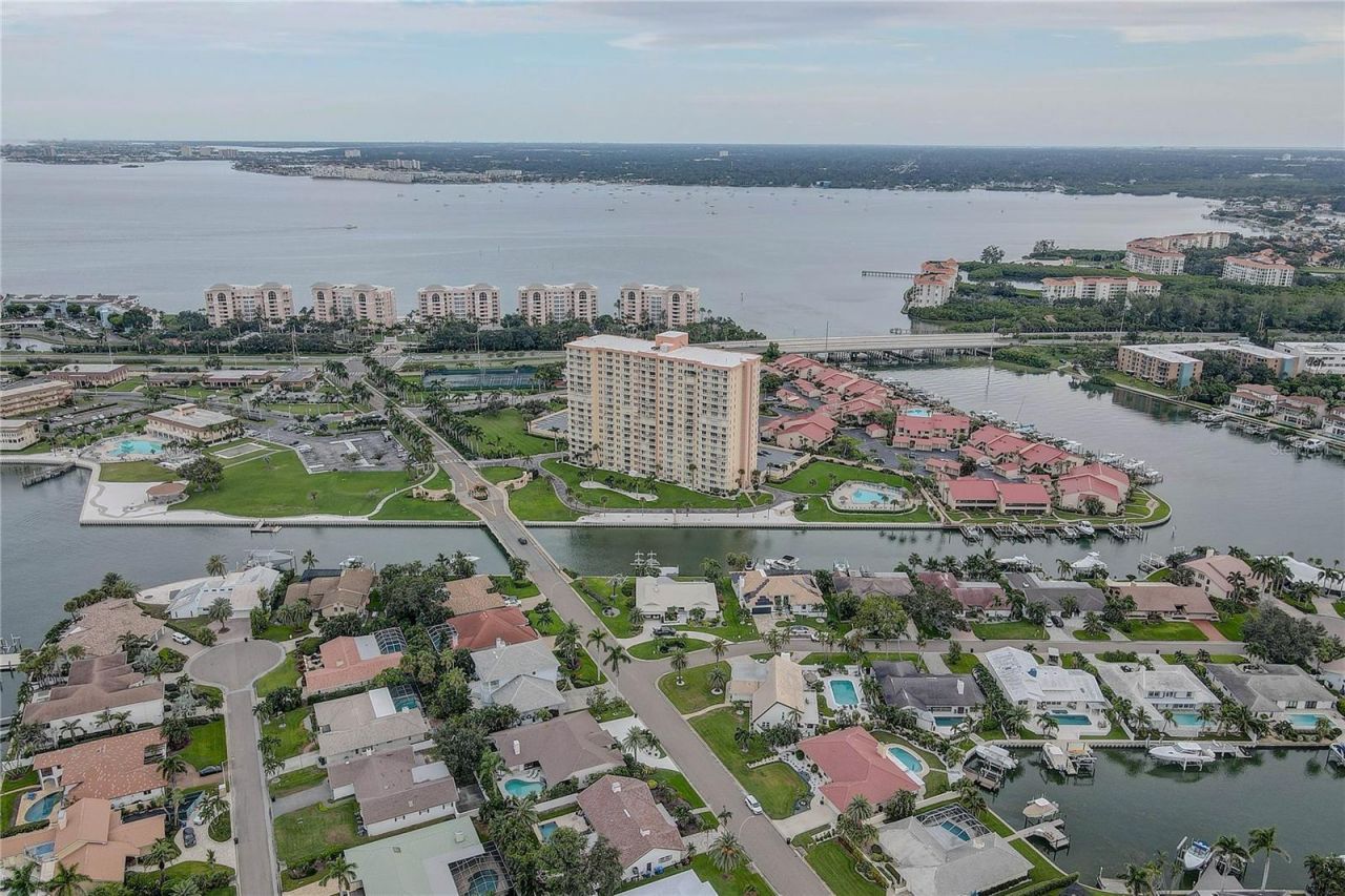 4900 Brittany Drive S, Unit 1409, Saint Petersburg, FL 33715 Photo