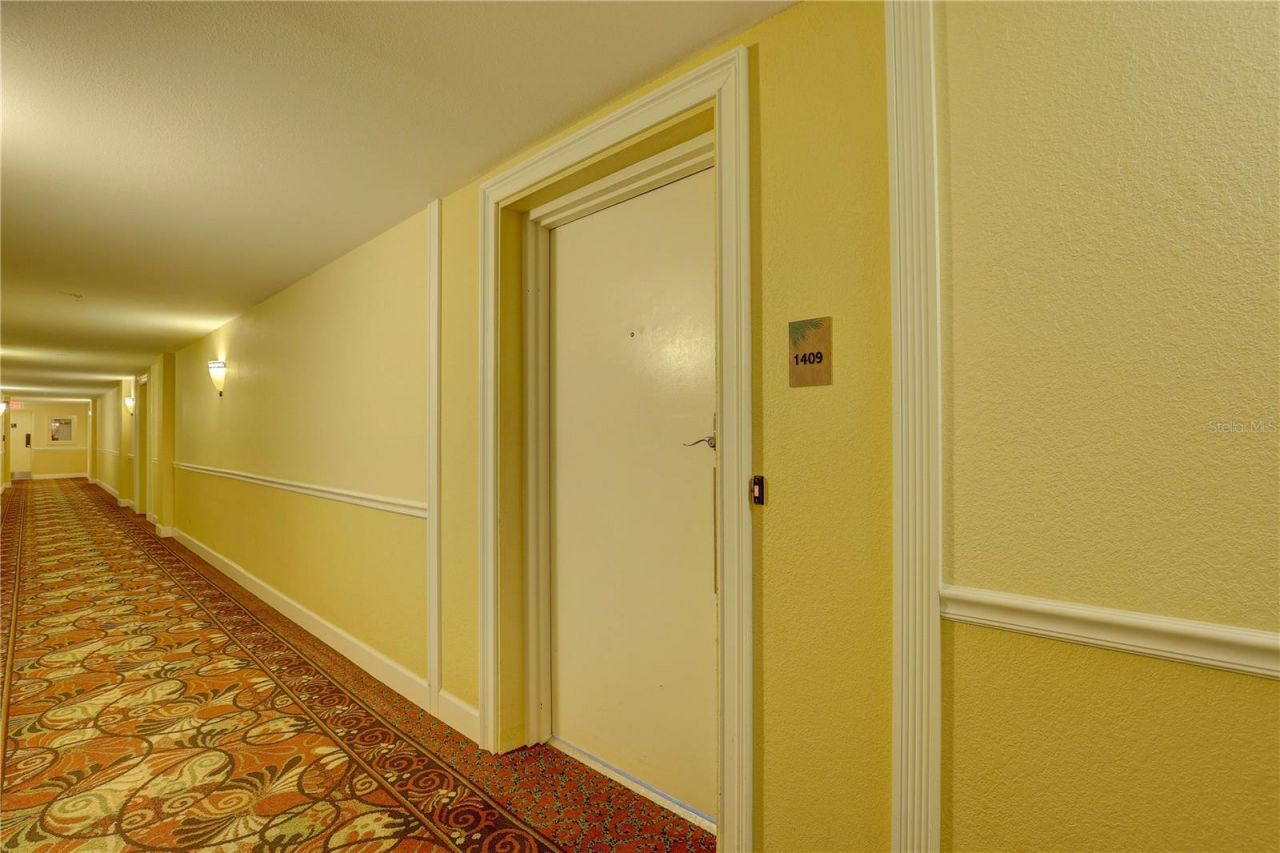 4900 Brittany Drive S, Unit 1409, Saint Petersburg, FL 33715 Photo