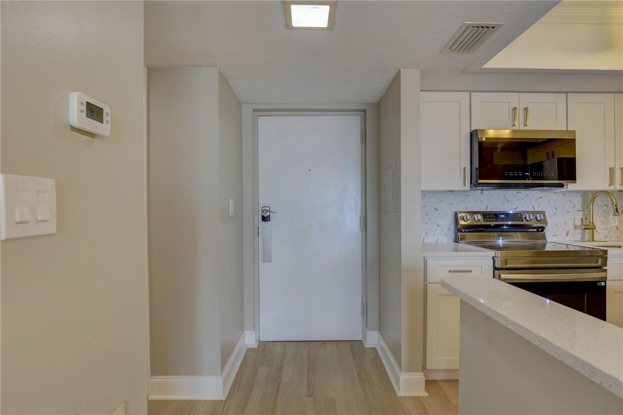 4900 Brittany Drive S, Unit 1409, Saint Petersburg, FL 33715 Photo