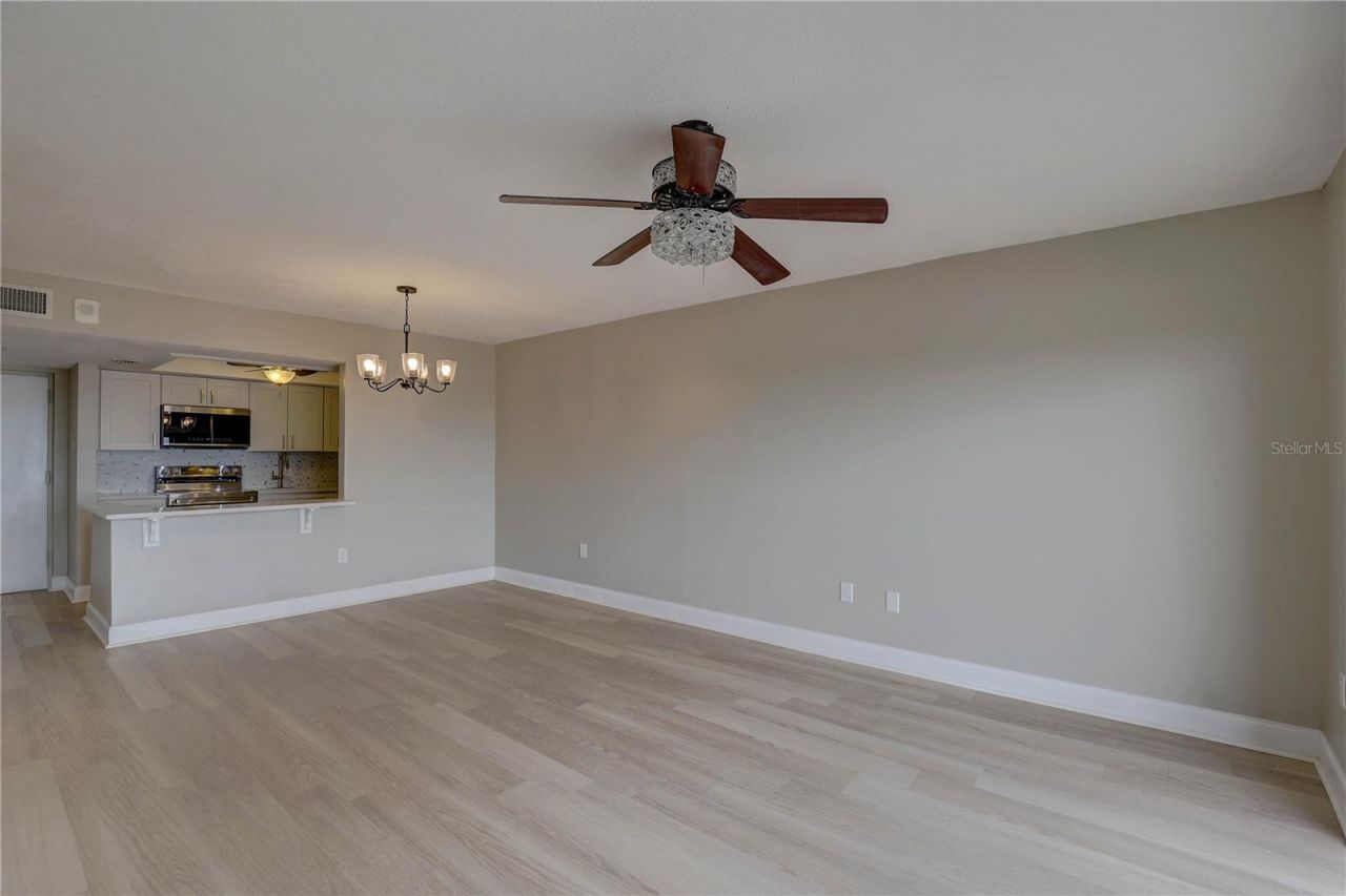 4900 Brittany Drive S, Unit 1409, Saint Petersburg, FL 33715 Photo