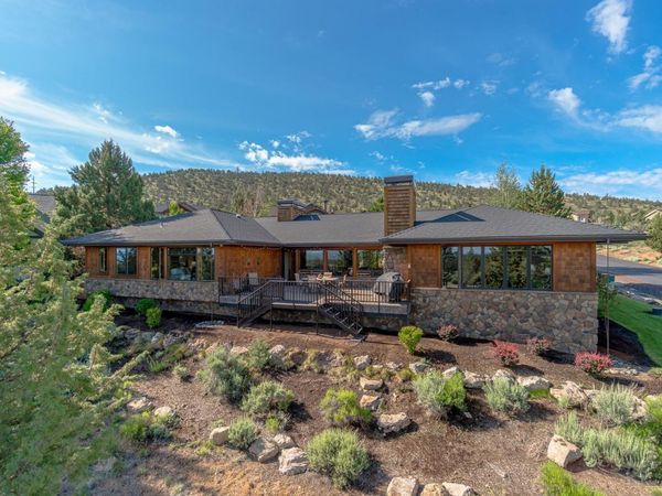 10811 Ironstone Court, Redmond, OR 97756