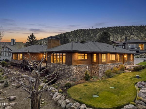 10811 Ironstone Court, Redmond, OR 97756