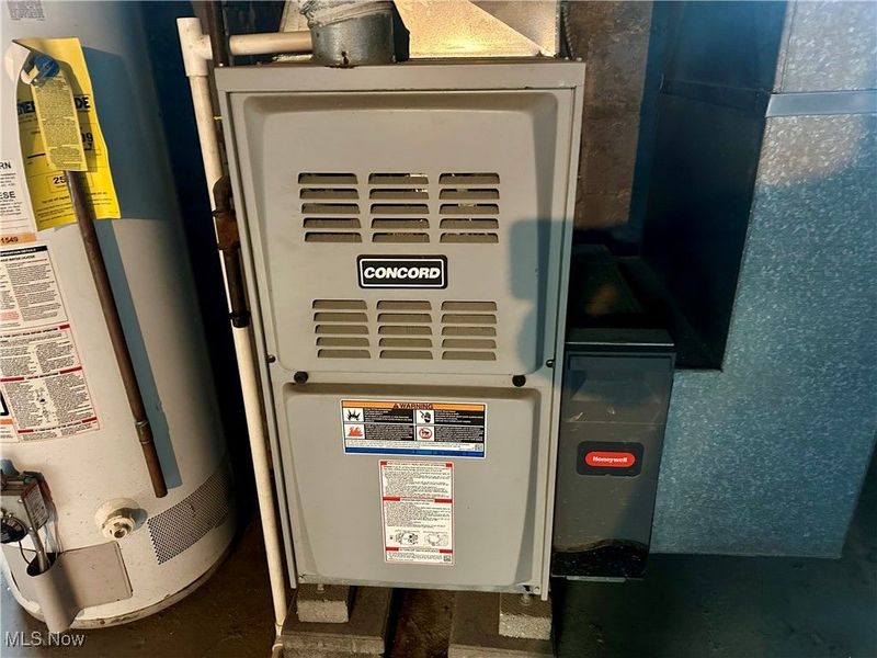 328 Oak Knoll Avenue, Newton Falls, OH 44444 Photo 19