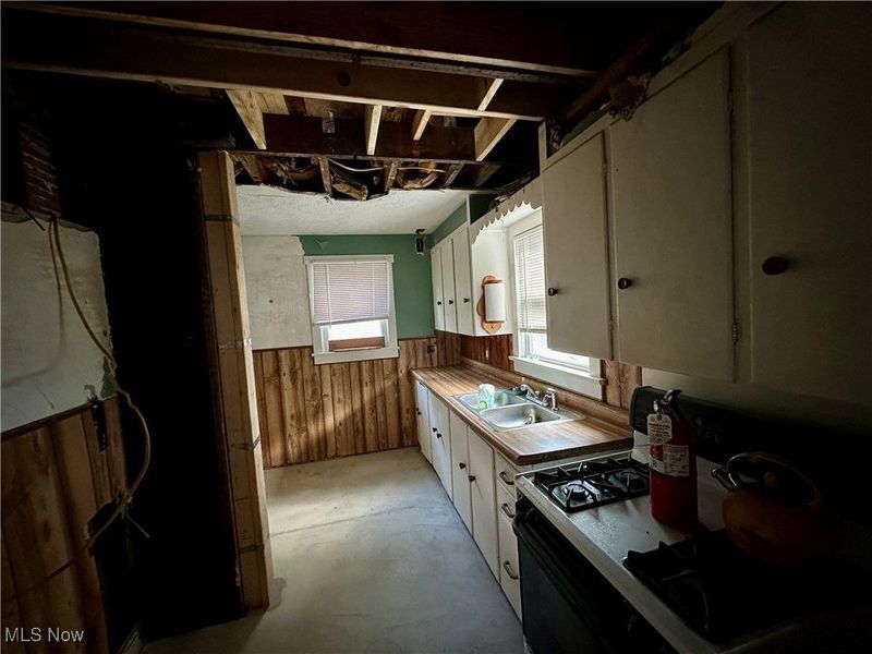 328 Oak Knoll Avenue, Newton Falls, OH 44444 Photo 4