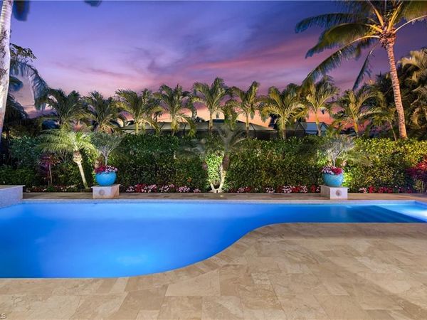 532 Pine Grove LN, NAPLES, FL 34103