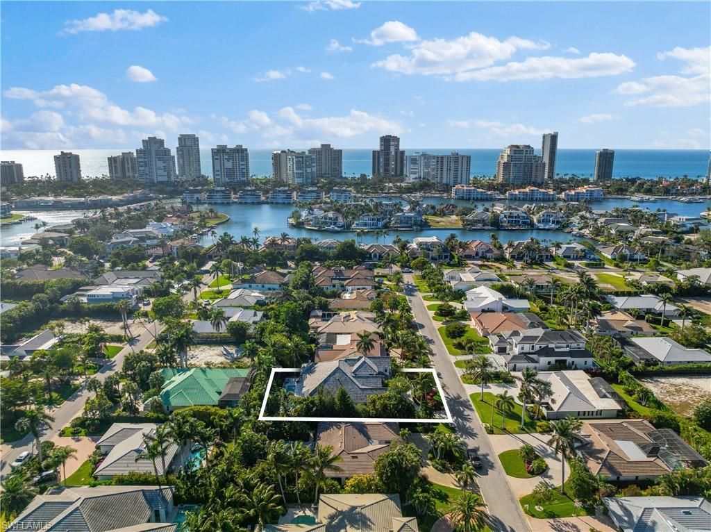 532 Pine Grove Ln, Naples, FL 34103 Photo