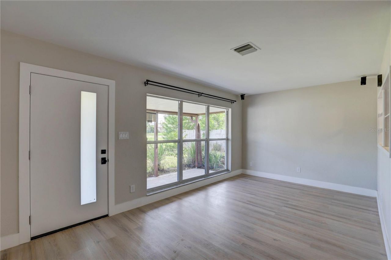 330 83rd Avenue Ne, Saint Petersburg, FL 33702 Photo