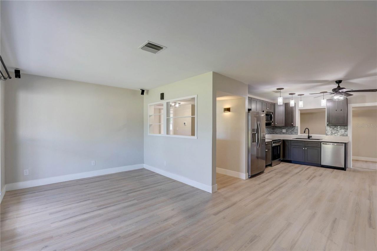 330 83rd Avenue Ne, Saint Petersburg, FL 33702 Photo