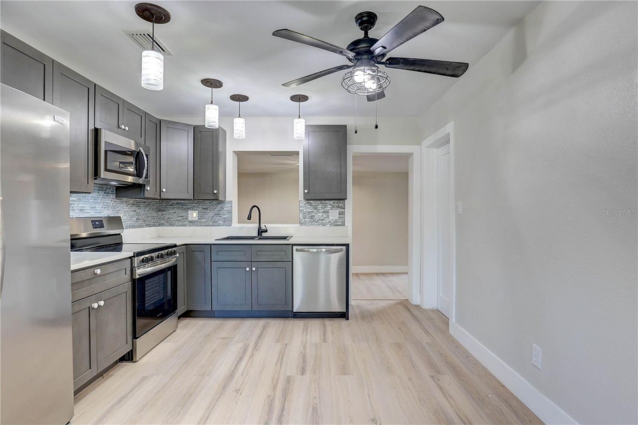 330 83rd Avenue Ne, Saint Petersburg, FL 33702 Photo