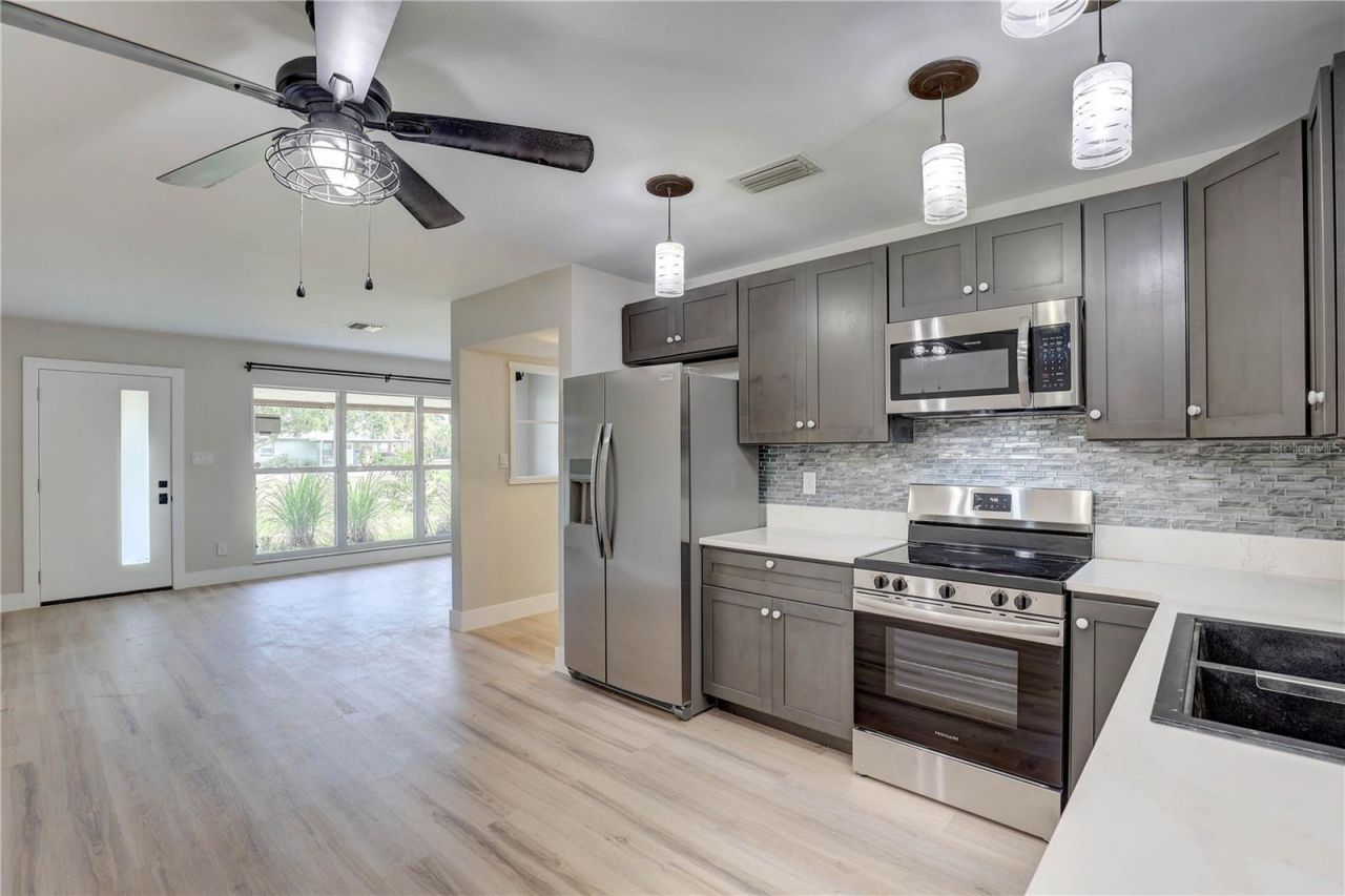 330 83rd Avenue Ne, Saint Petersburg, FL 33702 Photo