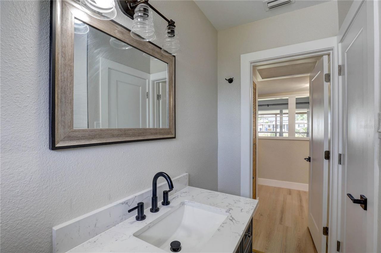 330 83rd Avenue Ne, Saint Petersburg, FL 33702 Photo