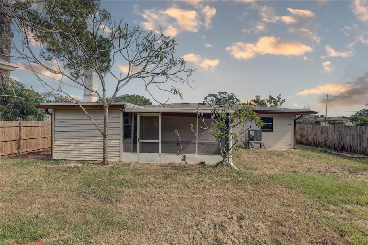 330 83rd Avenue Ne, Saint Petersburg, FL 33702 Photo