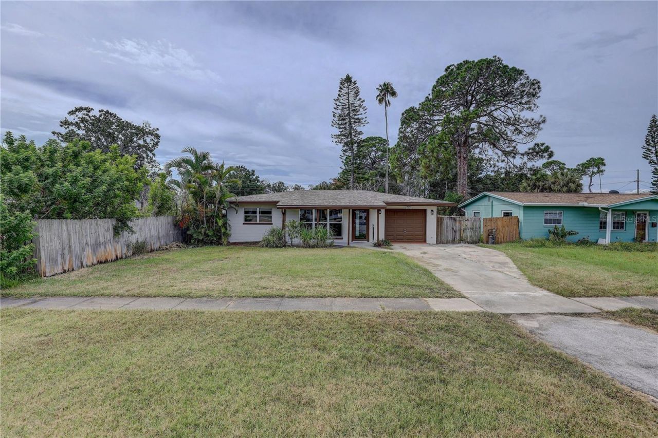 330 83rd Avenue Ne, Saint Petersburg, FL 33702 Photo