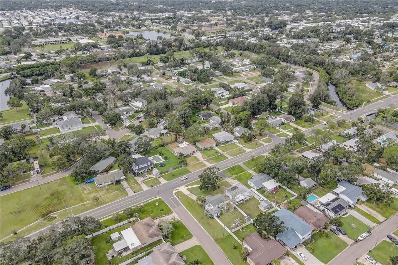 330 83rd Avenue Ne, Saint Petersburg, FL 33702 Photo