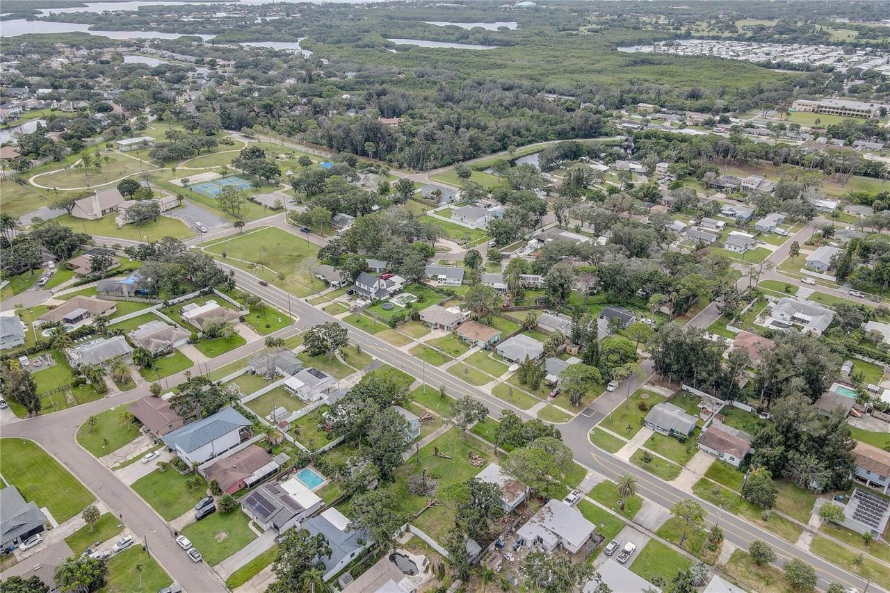 330 83rd Avenue Ne, Saint Petersburg, FL 33702 Photo