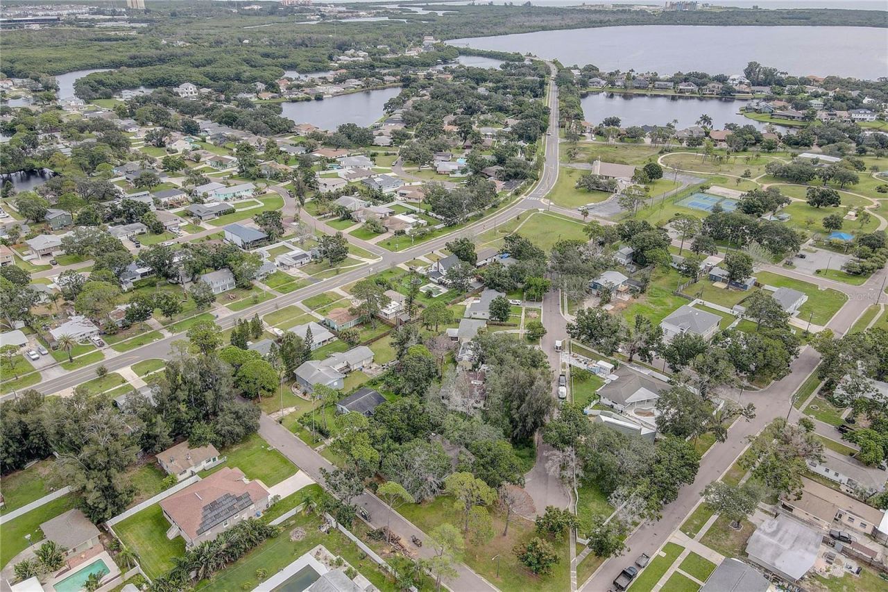 330 83rd Avenue Ne, Saint Petersburg, FL 33702 Photo