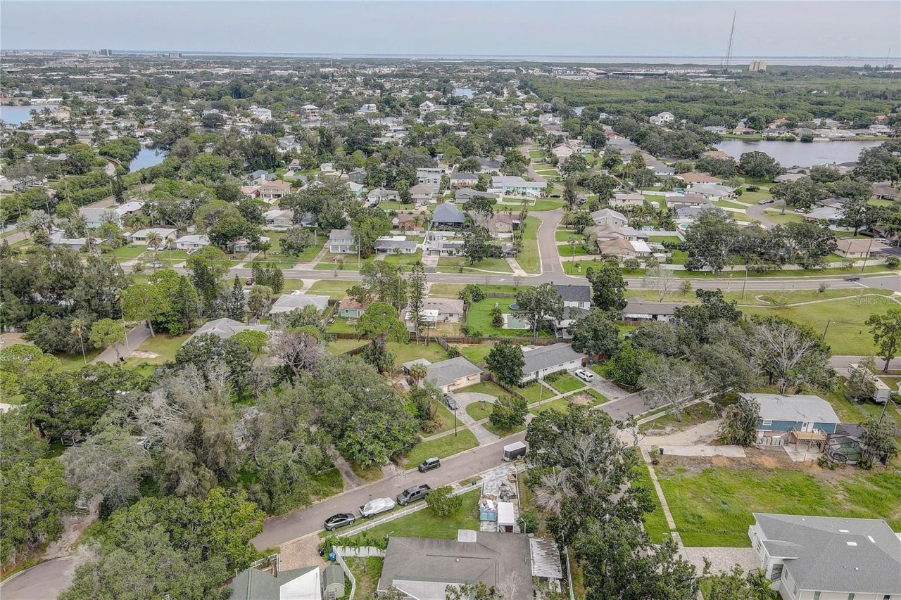 330 83rd Avenue Ne, Saint Petersburg, FL 33702 Photo