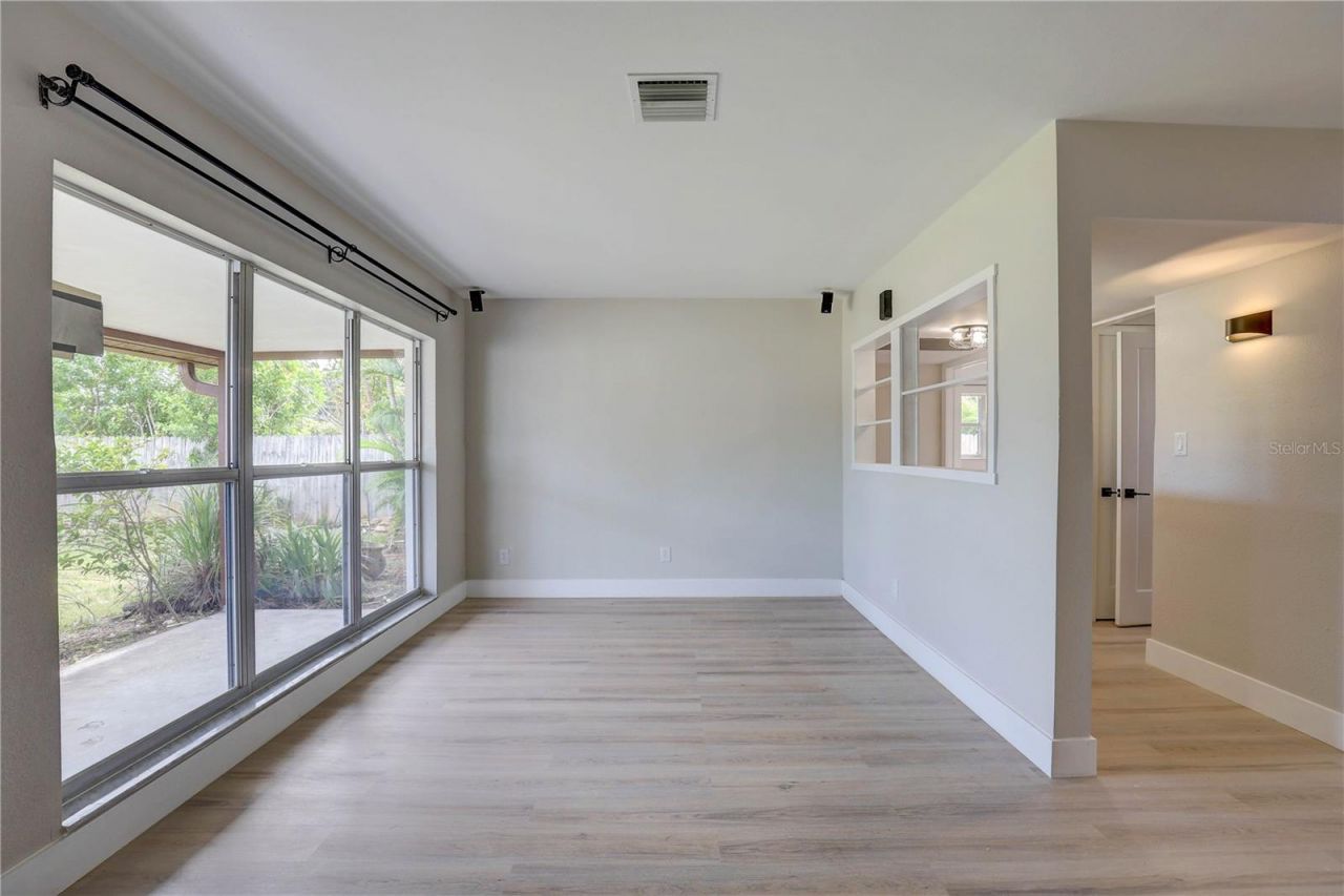 330 83rd Avenue Ne, Saint Petersburg, FL 33702 Photo