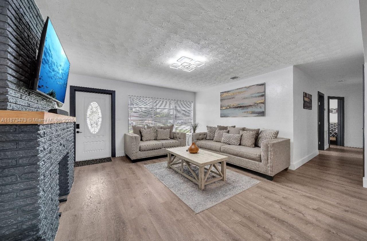 521 W Evanston Cir, Fort Lauderdale, FL 33312 Photo