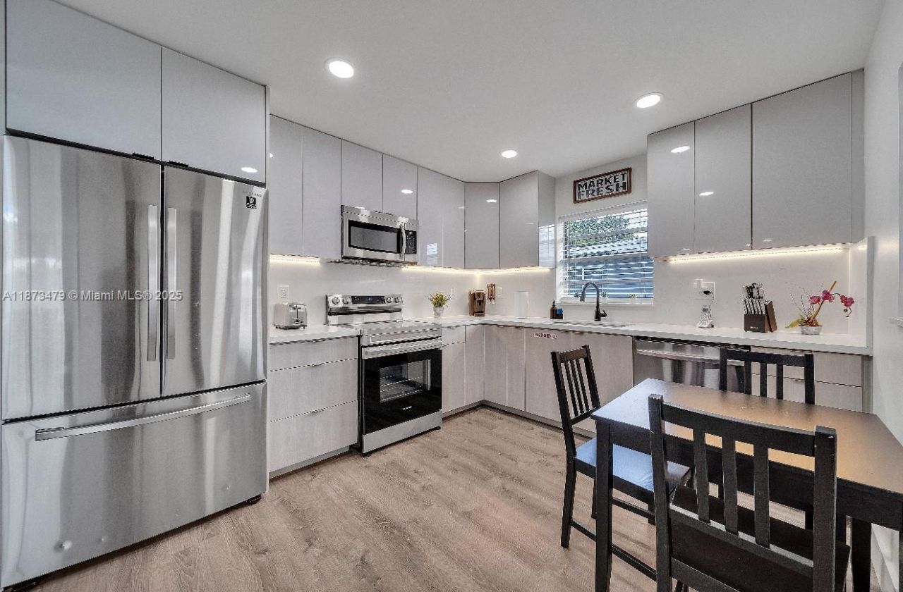 521 W Evanston Cir, Fort Lauderdale, FL 33312 Photo