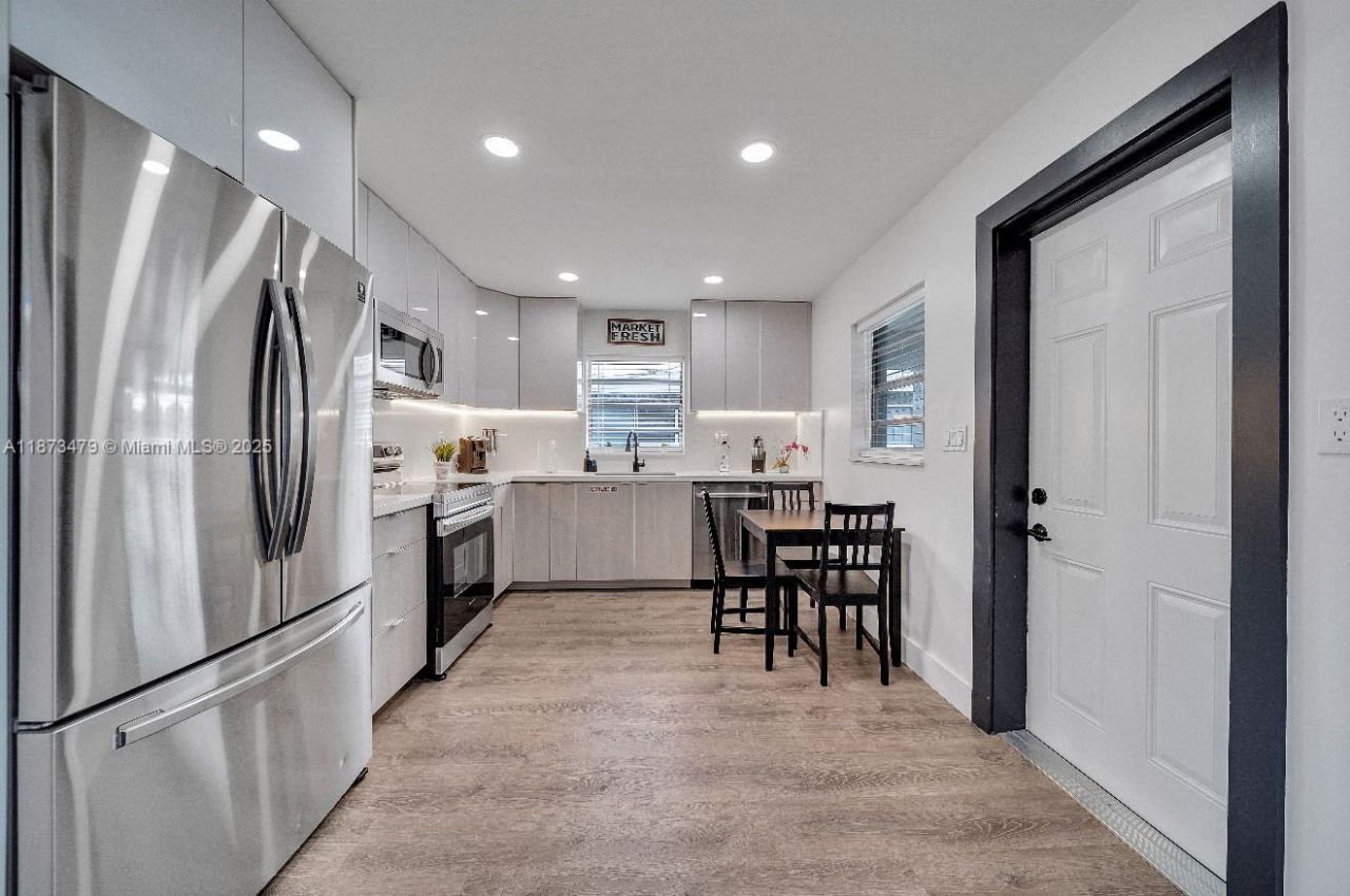 521 W Evanston Cir, Fort Lauderdale, FL 33312 Photo