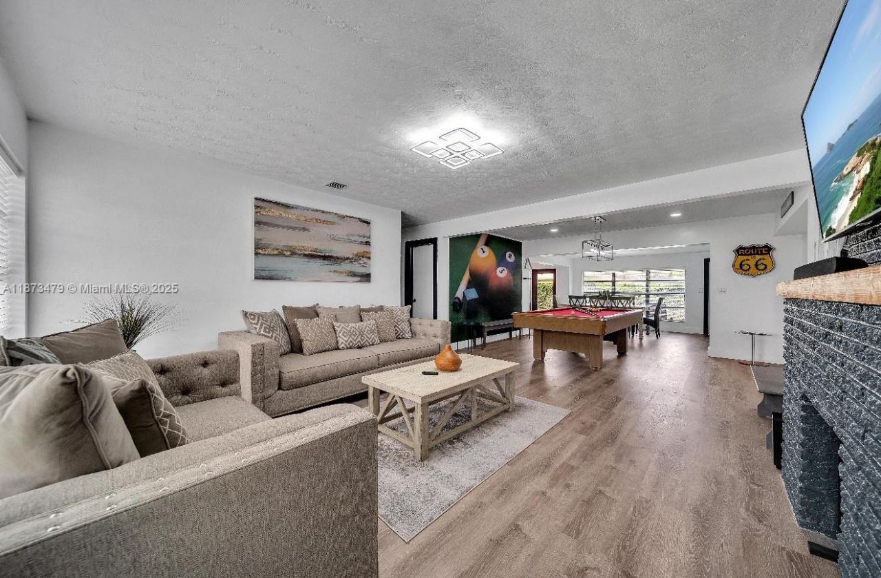 521 W Evanston Cir, Fort Lauderdale, FL 33312 Photo