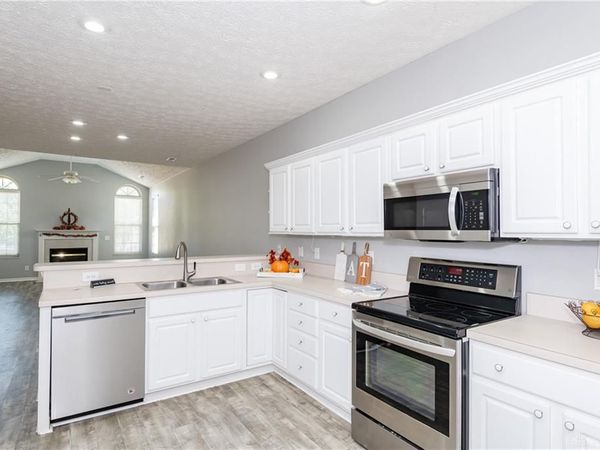 8823 Birkdale Hills Circle, Dayton, OH 45458