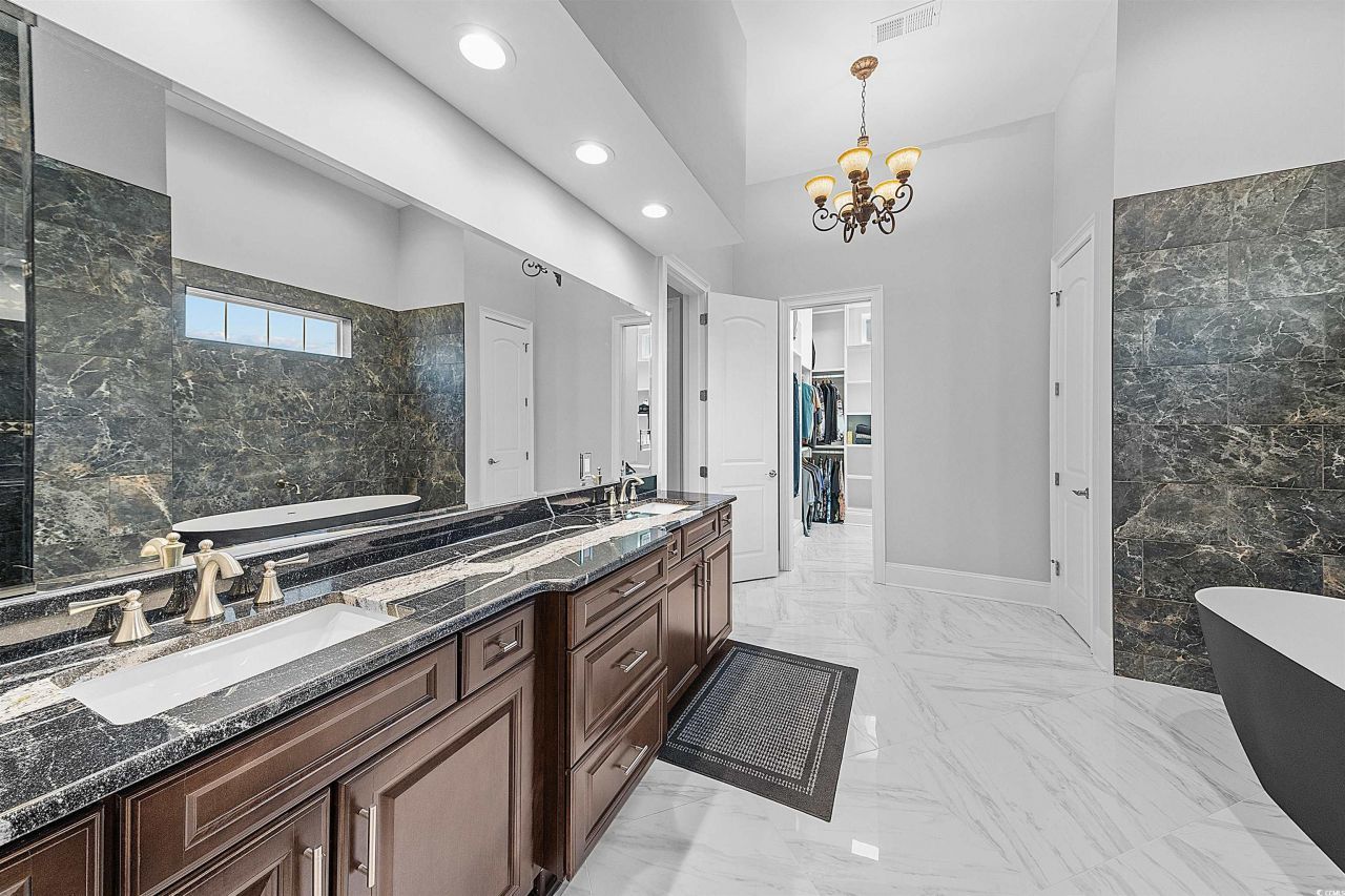 901 Clubhouse Dr. Photo 20