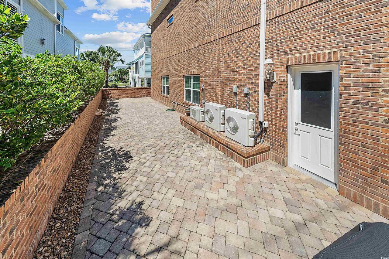 901 Clubhouse Dr. Photo 33